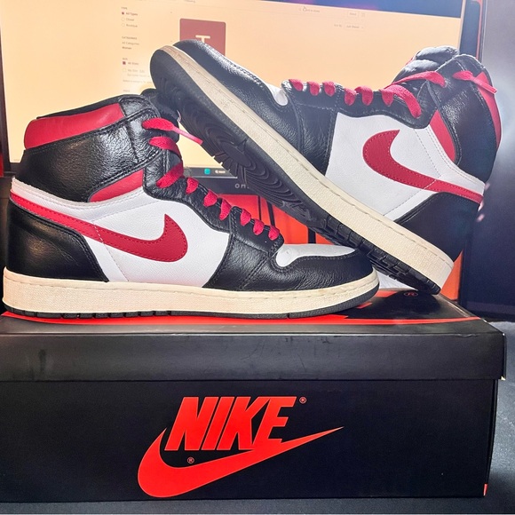 Retro High OG Air Jordan 1 Gym Red - Picture 8 of 8